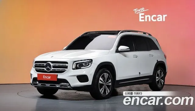 Mercedes-Benz GLB-Class GLB220