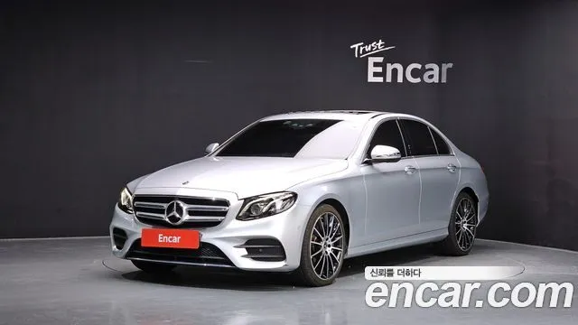 Mercedes-Benz E-Class E300 4MATIC AMG Line