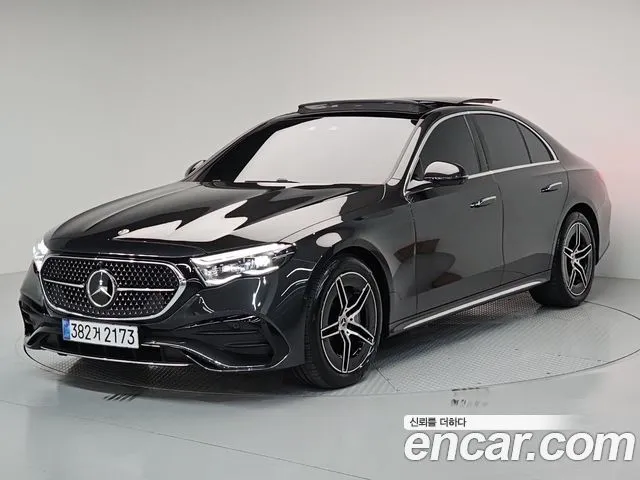Mercedes-Benz E-Class E300 4MATIC AMG Line