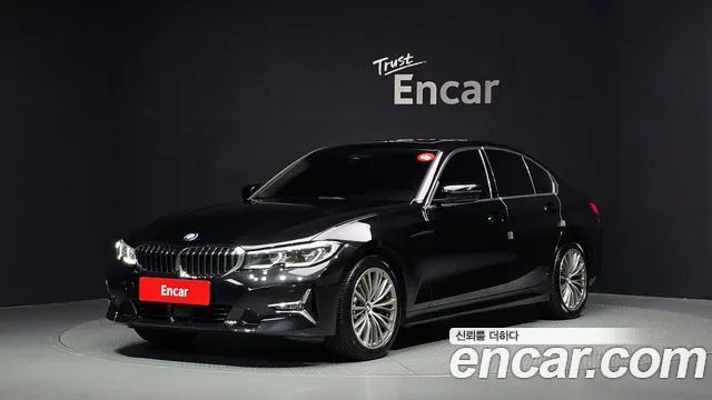 BMW 3-Series 330i Luxury