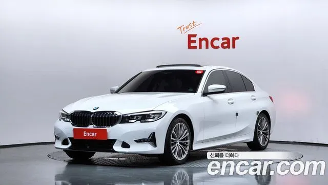 BMW 3-Series 320i Luxury