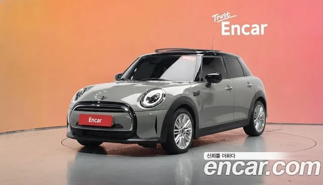 Mini Cooper 5-Door Classic Plus