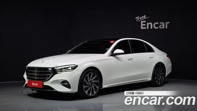 Mercedes-Benz E-Class E300 4MATIC Exclusive