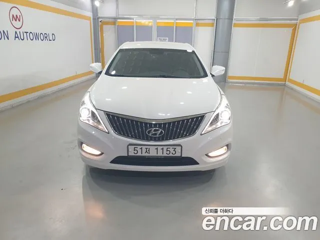 Hyundai Grandeur HG240 Modern