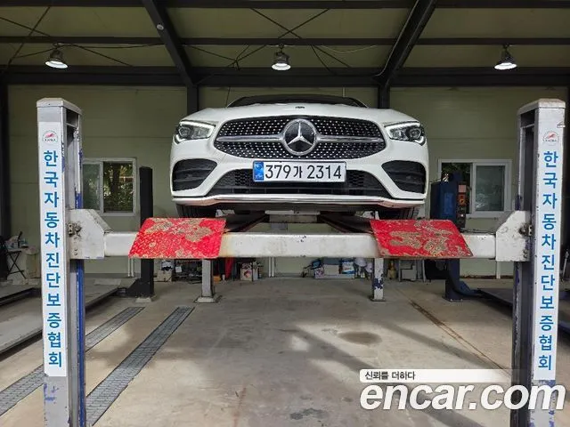 Mercedes-Benz CLA-Class CLA250 4MATIC