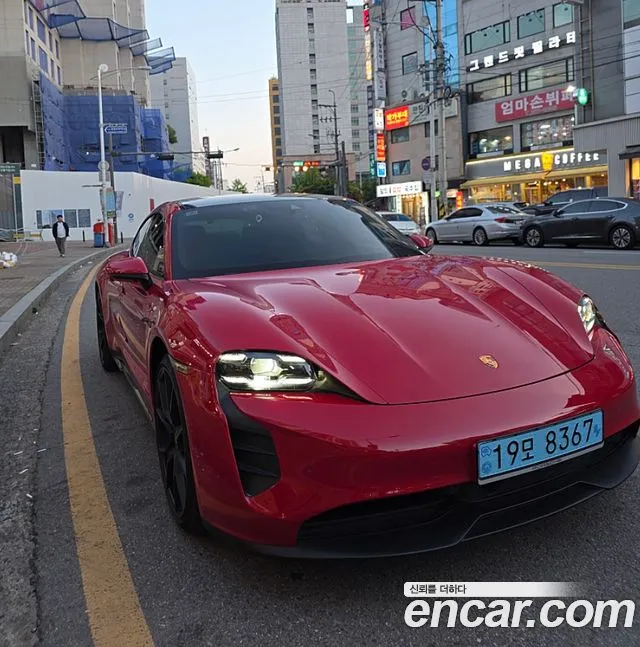 Porsche Taycan GTS