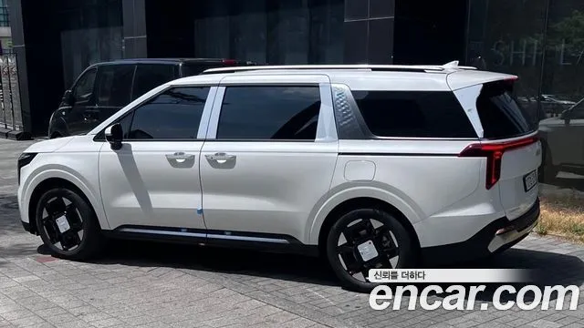Kia Canival HEV 9seater Signature