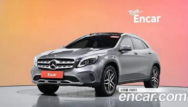 Mercedes-Benz GLA-Class GLA220 Premium