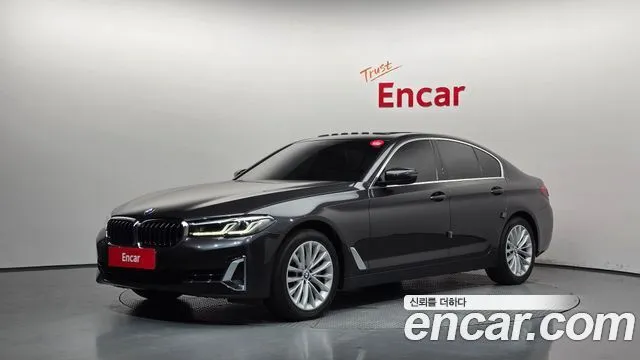 BMW 5-Series 530i xDrive Luxury