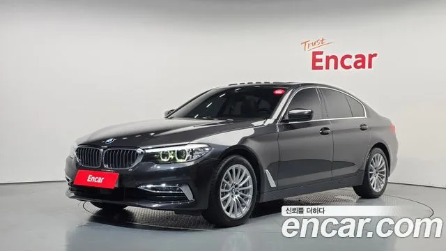 BMW 5-Series 520i Luxury