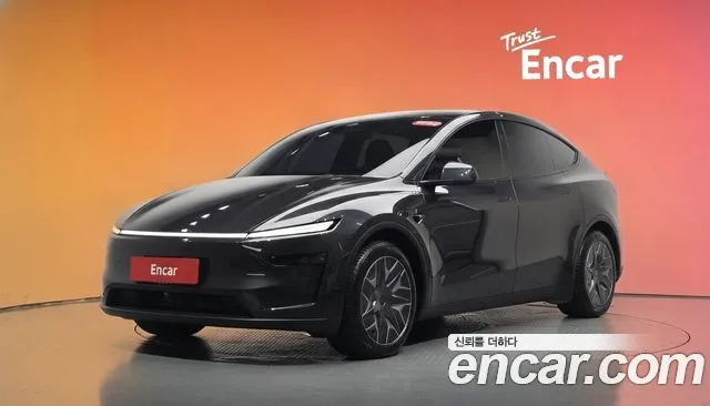 Tesla Model Y L Long Range AWD