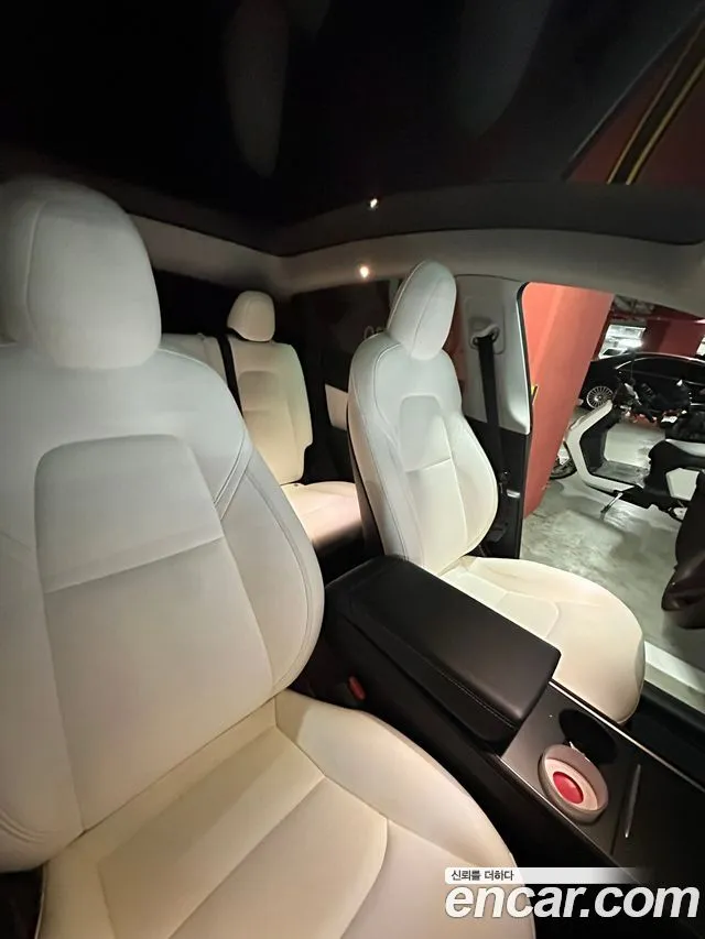 Tesla Model Y Standard Range RWD