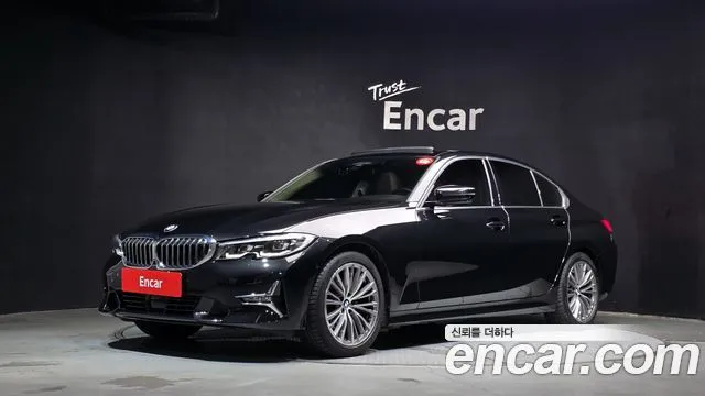 BMW 3-Series 320i Luxury
