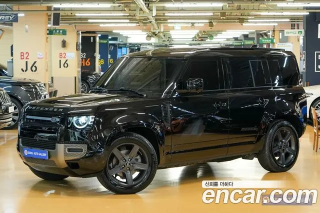 Land Rover Defender 110 P300 X-Dynamic SE
