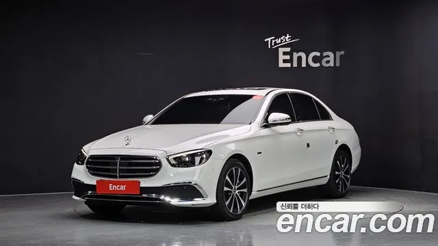 Mercedes-Benz E-Class E300e 4MATIC Exclusive