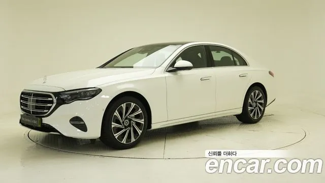 Mercedes-Benz E-Class E300 4MATIC Exclusive