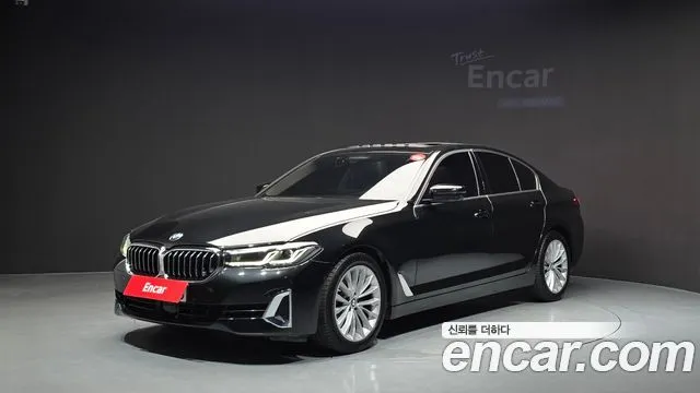 BMW 5-Series 520i Luxury