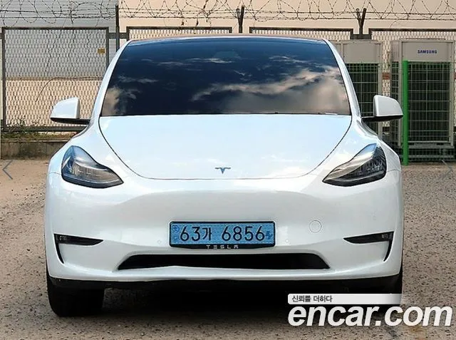 Tesla Model Y Standard Range RWD