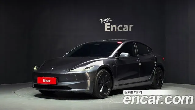 Tesla Model 3 RWD