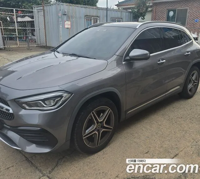 Mercedes-Benz GLA-Class GLA250 4MATIC
