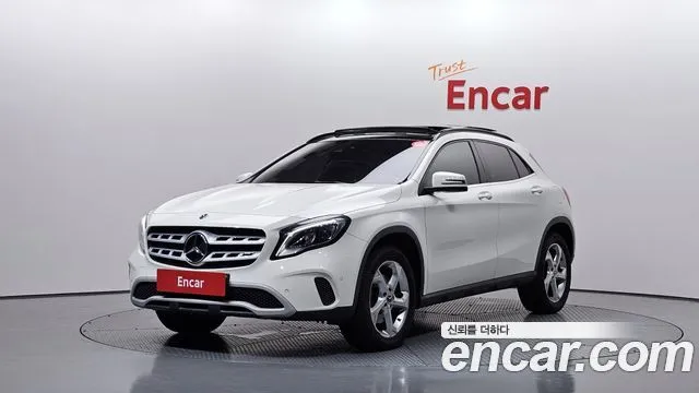 Mercedes-Benz GLA-Class GLA220
