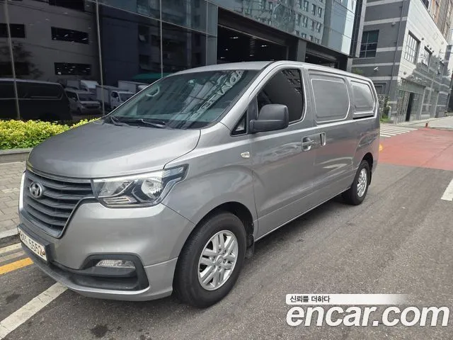 Hyundai Starex Van 3-Seater LPi