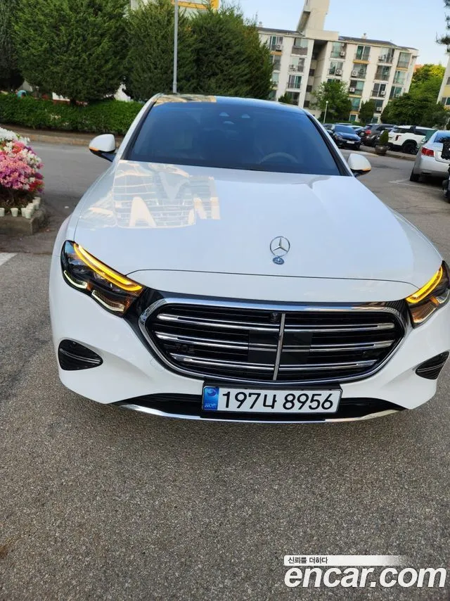 Mercedes-Benz E-Class E300 4MATIC Exclusive
