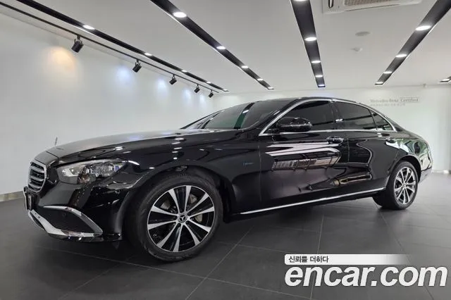 Mercedes-Benz E-Class E300e 4MATIC Exclusive