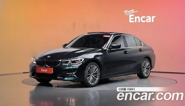 BMW 3-Series 320i Luxury