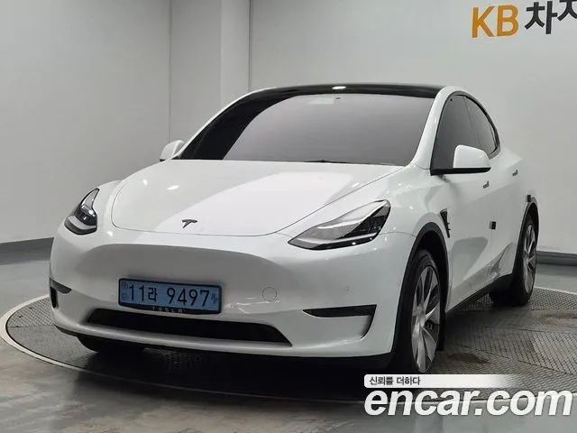 Tesla Model Y Standard Range RWD