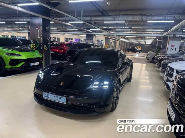 Porsche Taycan Base