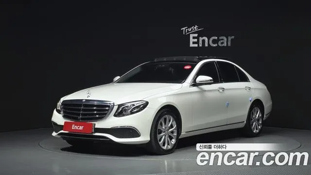 Mercedes-Benz E-Class E300 4MATIC Exclusive