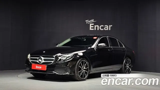 Mercedes-Benz E-Class E300 4MATIC Avnatgarde