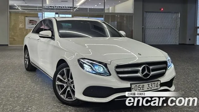 Mercedes-Benz E-Class E300 4MATIC Avnatgarde