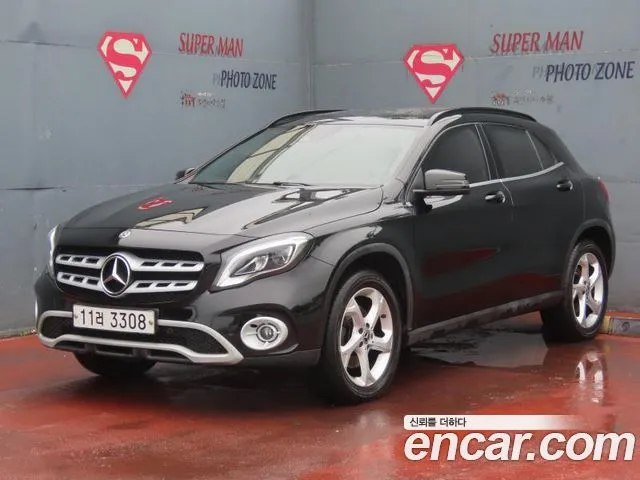 Mercedes-Benz GLA-Class GLA220