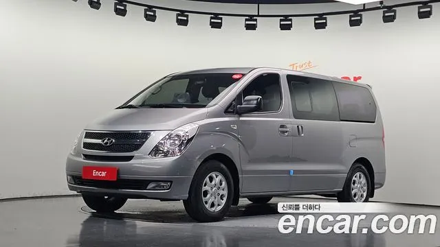 Hyundai Starex 12-Seater LPi Wagon