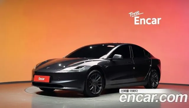 Tesla Model 3 RWD