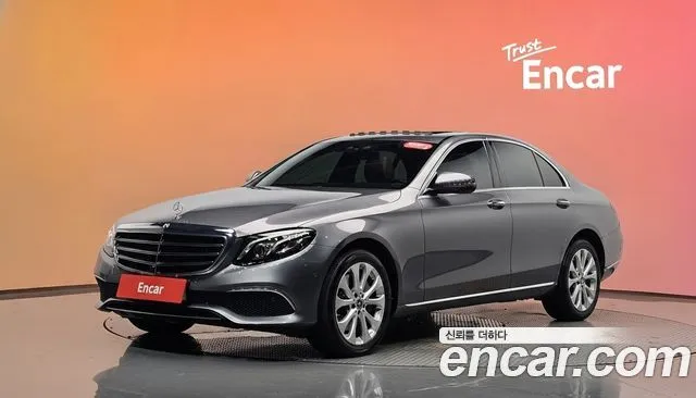Mercedes-Benz E-Class E300 4MATIC Exclusive