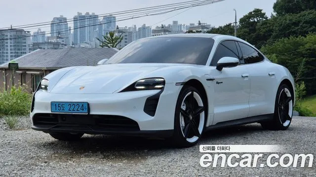 Porsche Taycan 4S