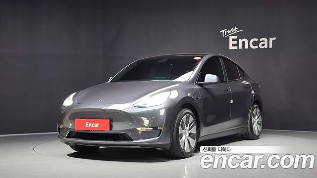 Tesla Model Y Standard Range RWD