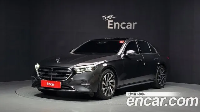 Mercedes-Benz E-Class E300 4MATIC Exclusive