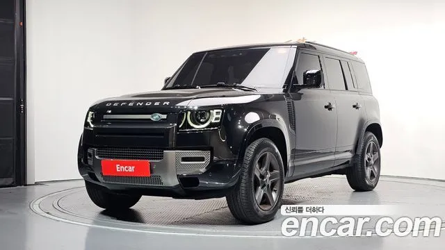 Land Rover Defender 110 P300 X-Dynamic SE