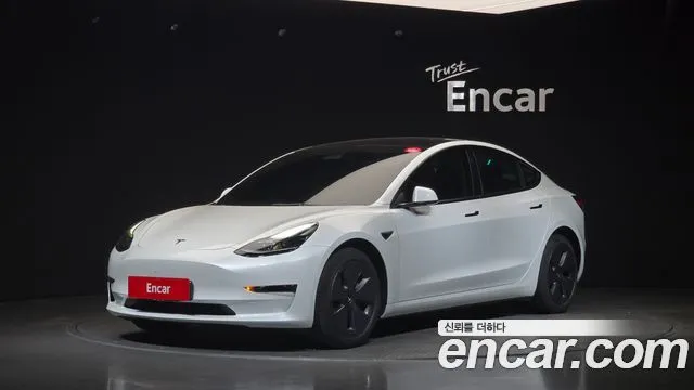 Tesla Model 3 RWD