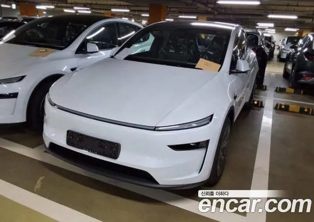 Tesla Model Y L Long Range AWD