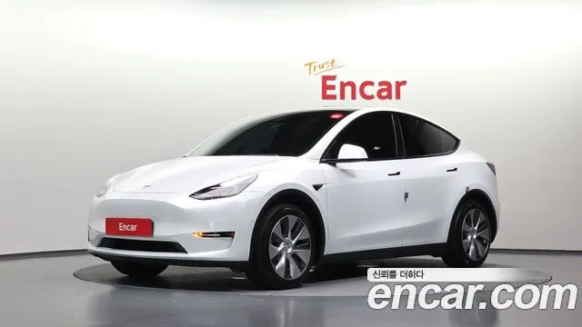 Tesla Model Y Standard Range RWD