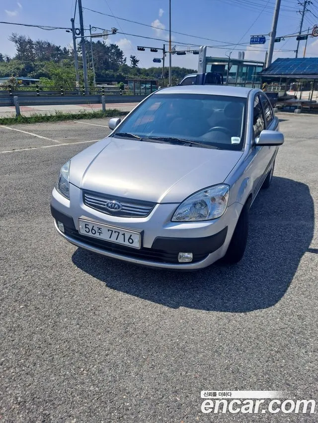 Kia pride 4DR 1.4 DOHC LX
