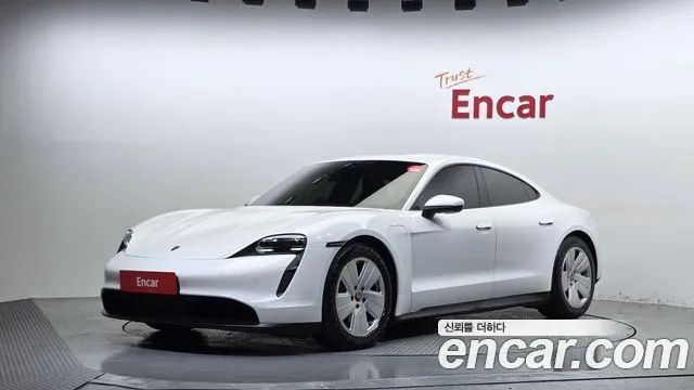 Porsche Taycan Base