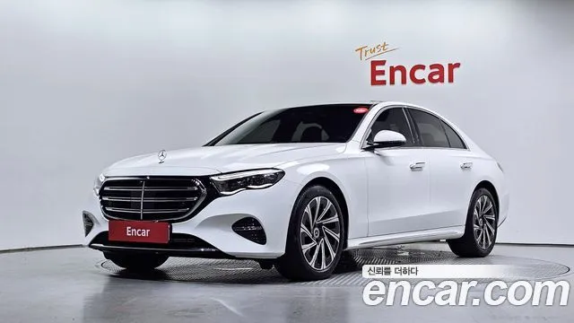 Mercedes-Benz E-Class E300 4MATIC Exclusive