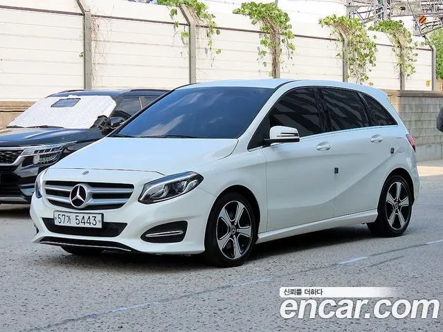 Mercedes-Benz B-Class B220