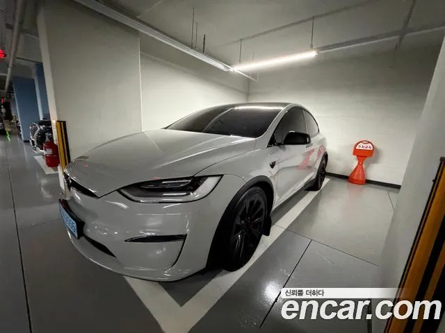Tesla Model X Plaid